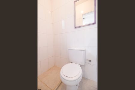 Casa de condomínio à venda com 180m², 3 quartos e 2 vagas Casa de condomínio à venda com 180m², 3 quartos e 2 vagasBanheiro de serviço