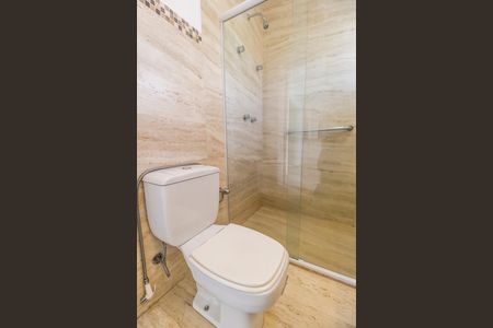 Casa de condomínio à venda com 180m², 3 quartos e 2 vagas Casa de condomínio à venda com 180m², 3 quartos e 2 vagasBanheiro da Suíte