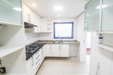 Casa de condomínio à venda com 180m², 3 quartos e 2 vagas Casa de condomínio à venda com 180m², 3 quartos e 2 vagasCozinha