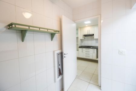 Casa de condomínio à venda com 180m², 3 quartos e 2 vagas Casa de condomínio à venda com 180m², 3 quartos e 2 vagasÁrea de Serviço