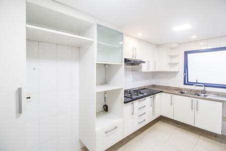 Casa de condomínio à venda com 180m², 3 quartos e 2 vagas Casa de condomínio à venda com 180m², 3 quartos e 2 vagasCozinha