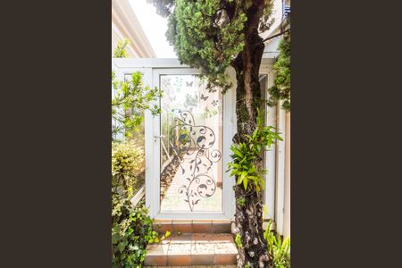 Casa de condomínio à venda com 180m², 3 quartos e 2 vagas Casa de condomínio à venda com 180m², 3 quartos e 2 vagasEntrada