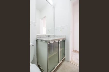 Casa de condomínio à venda com 180m², 3 quartos e 2 vagas Casa de condomínio à venda com 180m², 3 quartos e 2 vagasBanheiro 2