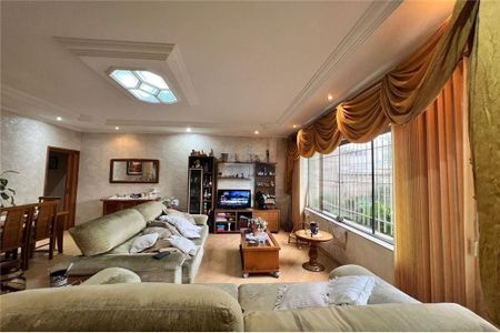 Casa à venda com 5 quartos, 430m² em Vila Rosalia, Guarulhos