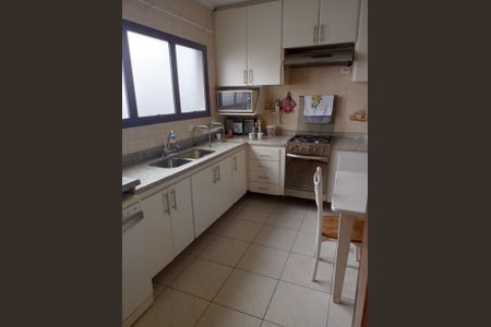 Apartamento à venda com 174m², 4 quartos e 3 vagas