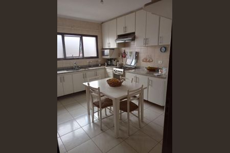 Apartamento à venda com 174m², 4 quartos e 3 vagas