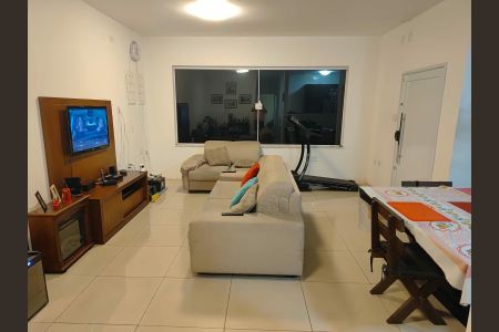 Casa à venda com 3 quartos, 253m² em Vila Santa Teresa, Santo André