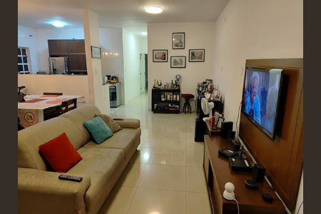 Casa à venda com 3 quartos, 253m² em Vila Santa Teresa, Santo André