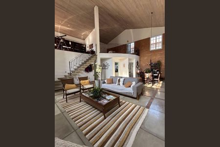 Casa à venda com 3 quartos, 300m² em Cidade São Francisco, São Paulo