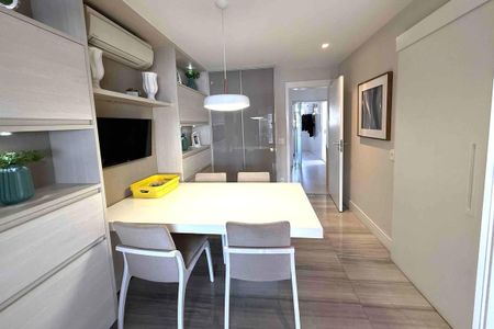 Apartamento à venda com 220m², 3 quartos e 4 vagas