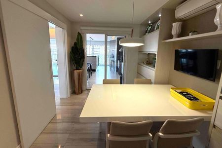 Apartamento à venda com 220m², 3 quartos e 4 vagas