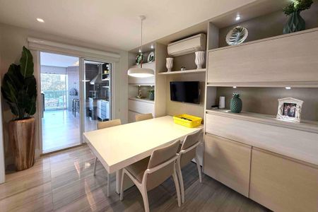 Apartamento à venda com 220m², 3 quartos e 4 vagas