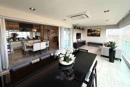 Apartamento à venda com 220m², 3 quartos e 4 vagas