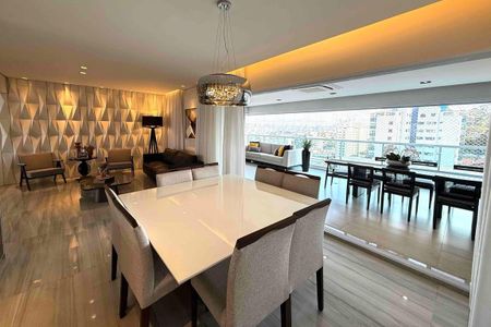 Apartamento à venda com 220m², 3 quartos e 4 vagas