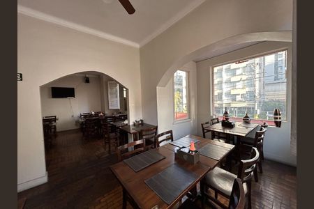 Casa à venda com 3 quartos, 199m² em Lourdes, Belo Horizonte