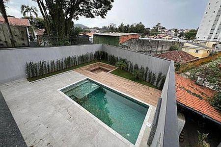 Casa à venda com 395m², 3 quartos e 4 vagas