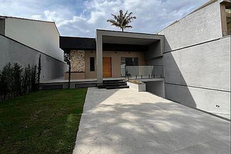 Casa à venda com 395m², 3 quartos e 4 vagas