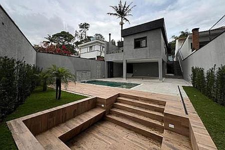 Casa à venda com 395m², 3 quartos e 4 vagas