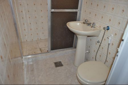 Banheiro  de casa de condomínio para alugar com 1 quarto, 60m² em Méier, Rio de Janeiro