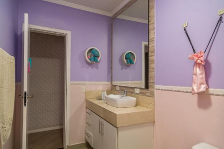 Casa para alugar com 250m², 3 quartos e 4 vagasBanheiro