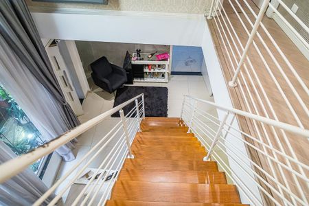 Casa para alugar com 250m², 3 quartos e 4 vagasEscada