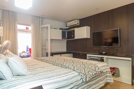 Casa para alugar com 250m², 3 quartos e 4 vagasSuíte