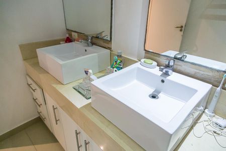 Casa para alugar com 250m², 3 quartos e 4 vagasBanheiro da Suíte