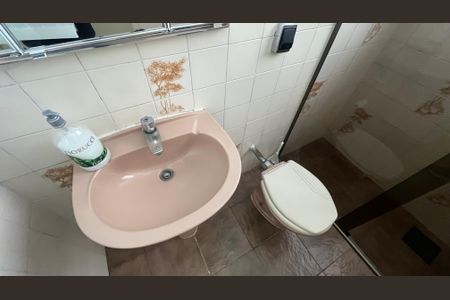 Casa à venda com 80m², 2 quartos e 1 vaga Casa à venda com 80m², 2 quartos e 1 vagaBanheiro