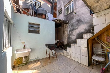 Casa para alugar com 120m², 2 quartos e 1 vagaQuintal