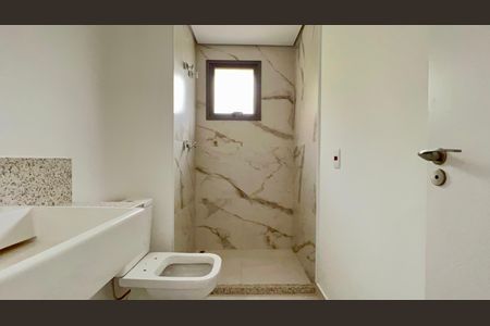 Apartamento à venda com 277m², 4 quartos e 4 vagasBanheiro da Suíte 3