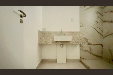 Apartamento à venda com 277m², 4 quartos e 4 vagasBanheiro da Suíte 2