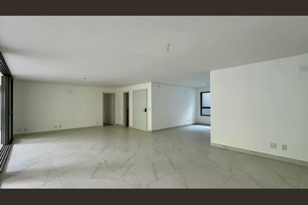 Apartamento à venda com 277m², 4 quartos e 4 vagasSala