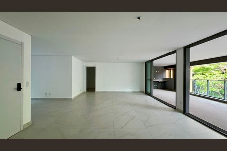 Apartamento à venda com 277m², 4 quartos e 4 vagasSala