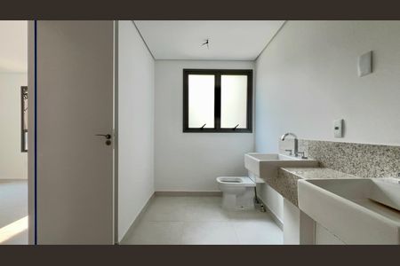 Apartamento à venda com 277m², 4 quartos e 4 vagasBanheiro da Suíte 4