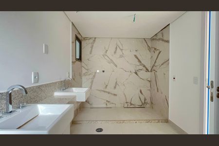 Apartamento à venda com 277m², 4 quartos e 4 vagasBanheiro da Suíte 4