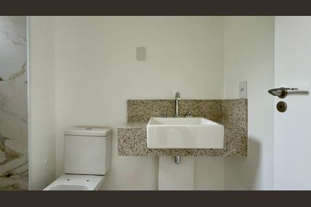 Apartamento à venda com 277m², 4 quartos e 4 vagasBanheiro da Suíte 1