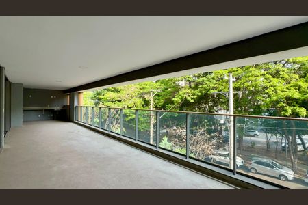 Apartamento à venda com 277m², 4 quartos e 4 vagasVaranda