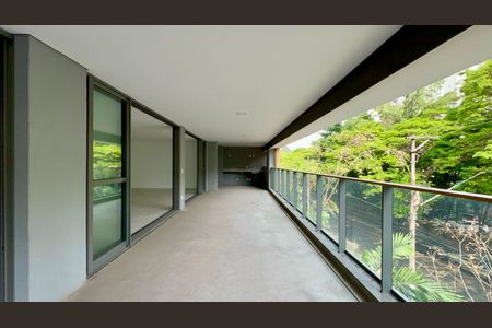 Apartamento à venda com 277m², 4 quartos e 4 vagasVaranda