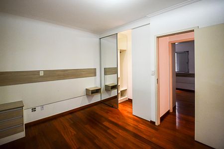 Apartamento à venda com 87m², 2 quartos e 2 vagasSuíte