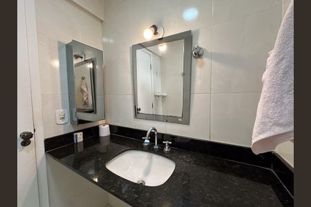 Apartamento à venda com 96m², 3 quartos e 1 vagaBanheiro da Suíte