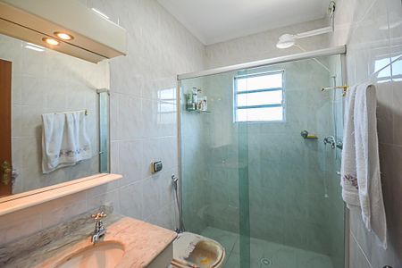 Casa à venda com 137m², 3 quartos e 3 vagasBanheiro Social