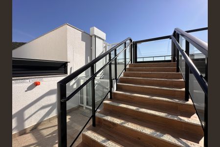 Apartamento para alugar com 65m², 2 quartos e 1 vagaÁrea comum - Piscina