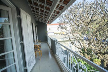 Casa à venda com 338m², 4 quartos e 4 vagas Casa à venda com 338m², 4 quartos e 4 vagasQuarto 4