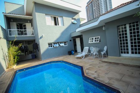 Casa à venda com 338m², 4 quartos e 4 vagas Casa à venda com 338m², 4 quartos e 4 vagasÁrea comum