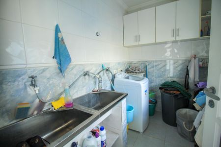 Casa à venda com 338m², 4 quartos e 4 vagas Casa à venda com 338m², 4 quartos e 4 vagasÁrea de Serviço