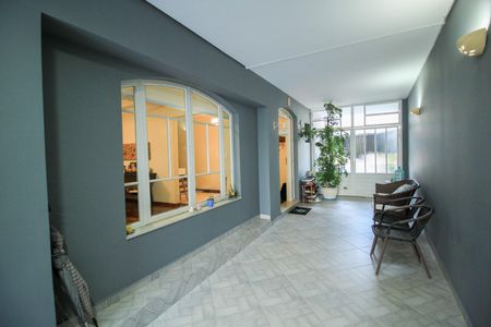 Casa à venda com 338m², 4 quartos e 4 vagas Casa à venda com 338m², 4 quartos e 4 vagasÁrea comum