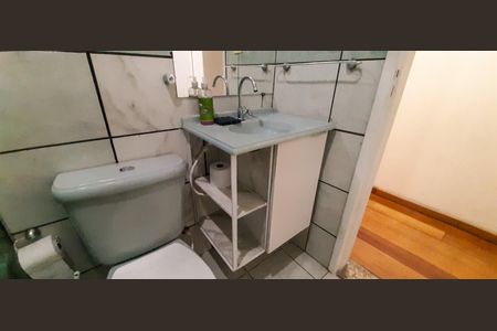 Casa para alugar com 85m², 2 quartos e 1 vaga Casa para alugar com 85m², 2 quartos e 1 vagaBanheiro