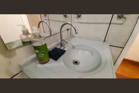 Casa para alugar com 85m², 2 quartos e 1 vaga Casa para alugar com 85m², 2 quartos e 1 vagaBanheiro