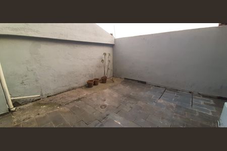 Casa para alugar com 85m², 2 quartos e 1 vaga Casa para alugar com 85m², 2 quartos e 1 vagaQuintal