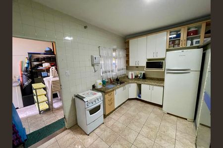 Casa à venda com 174m², 3 quartos e 2 vagasCozinha